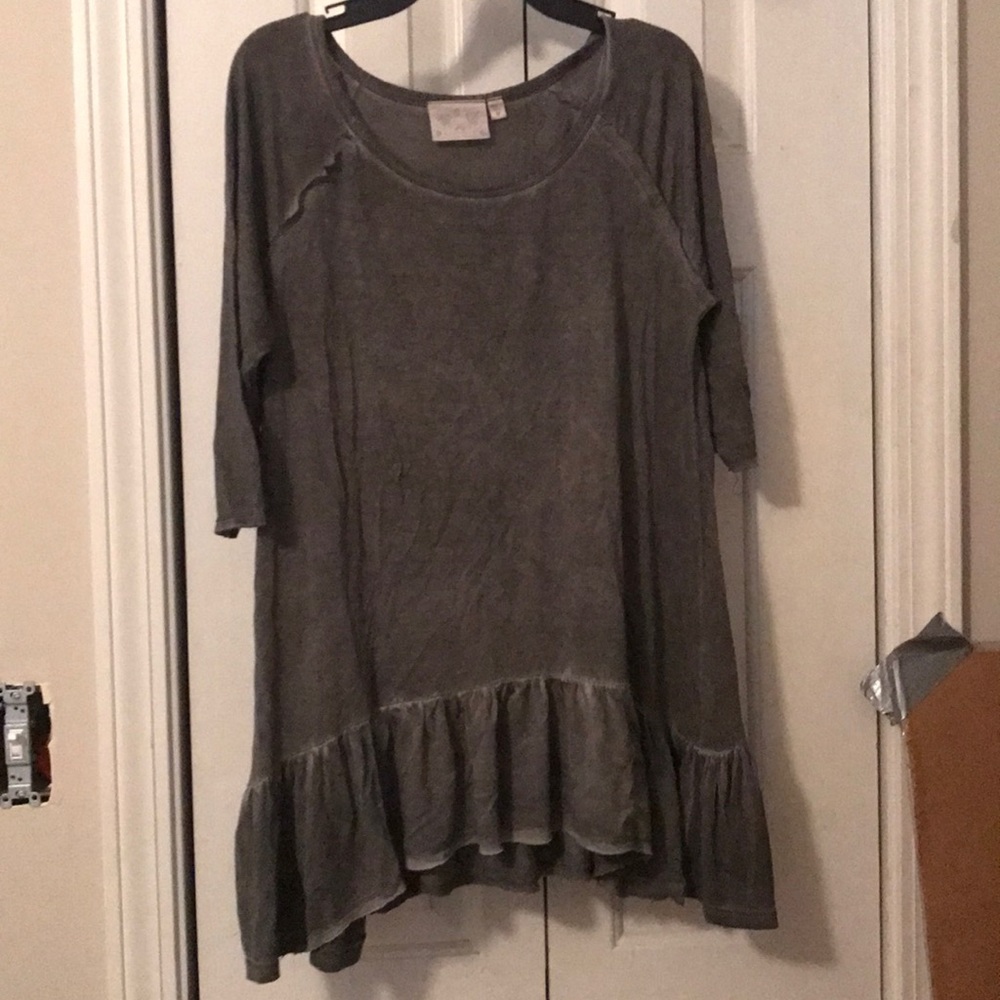 super cute dark grey half sleeved top